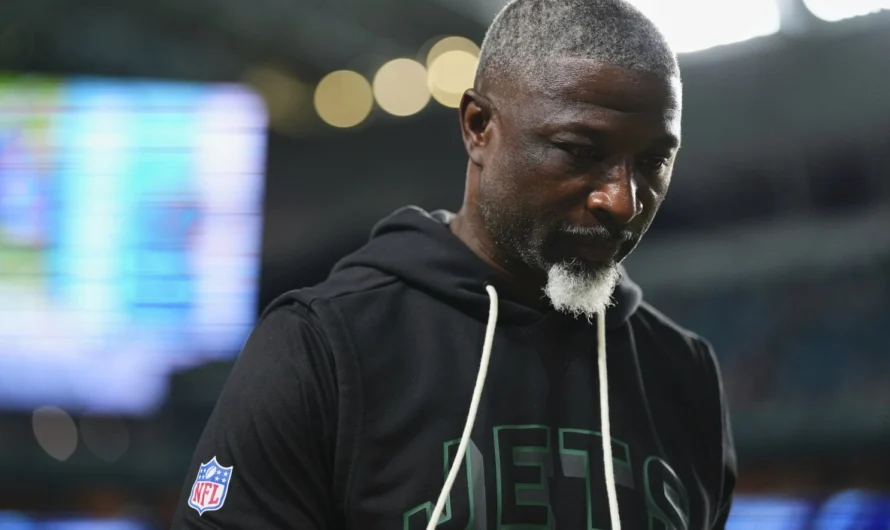 Very Disappointing’: Aaron Glenn Blasts Jets After Mistake-Riddled Loss to Dolphins