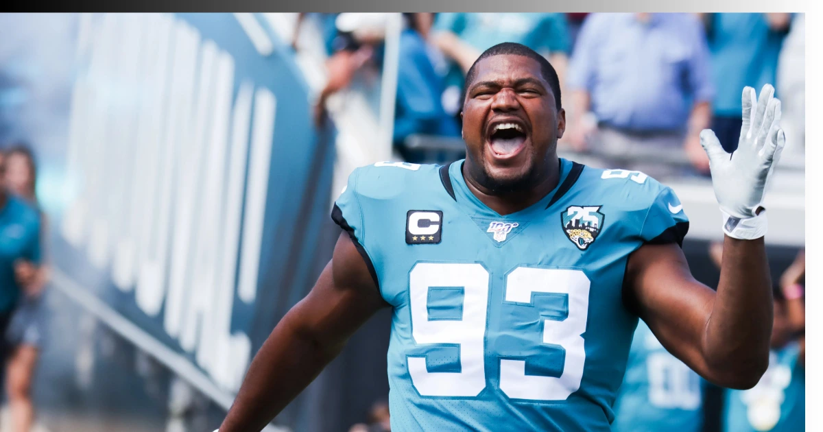 First 300 pound player in NFL